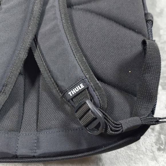 Thule Achiever Backpack Black 15in Laptop Travel Commuter Padded 24L Capacity - Picture 12 of 16